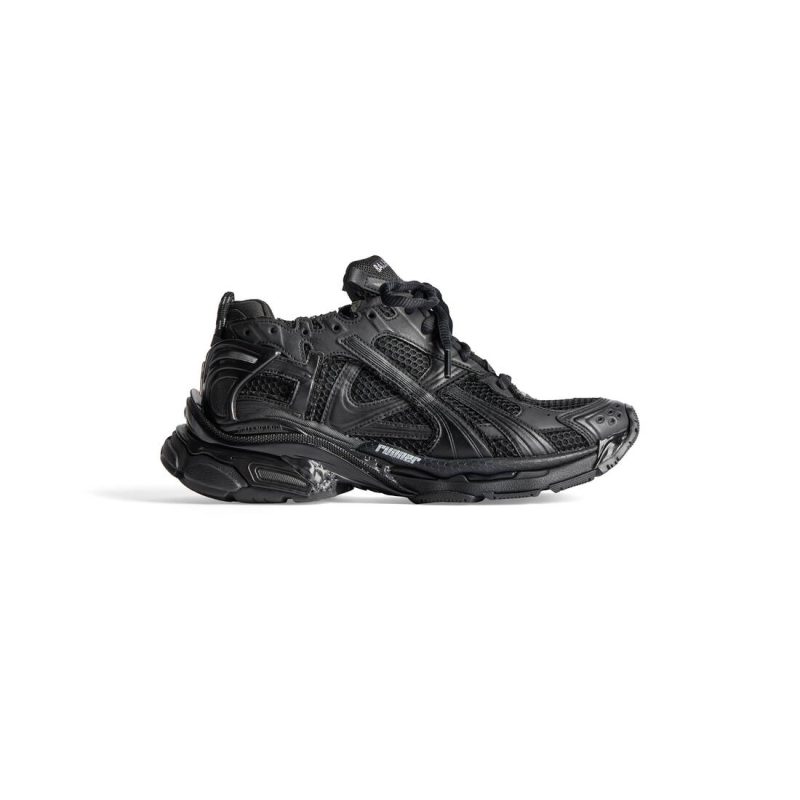 Mens Runner Sneaker in Black