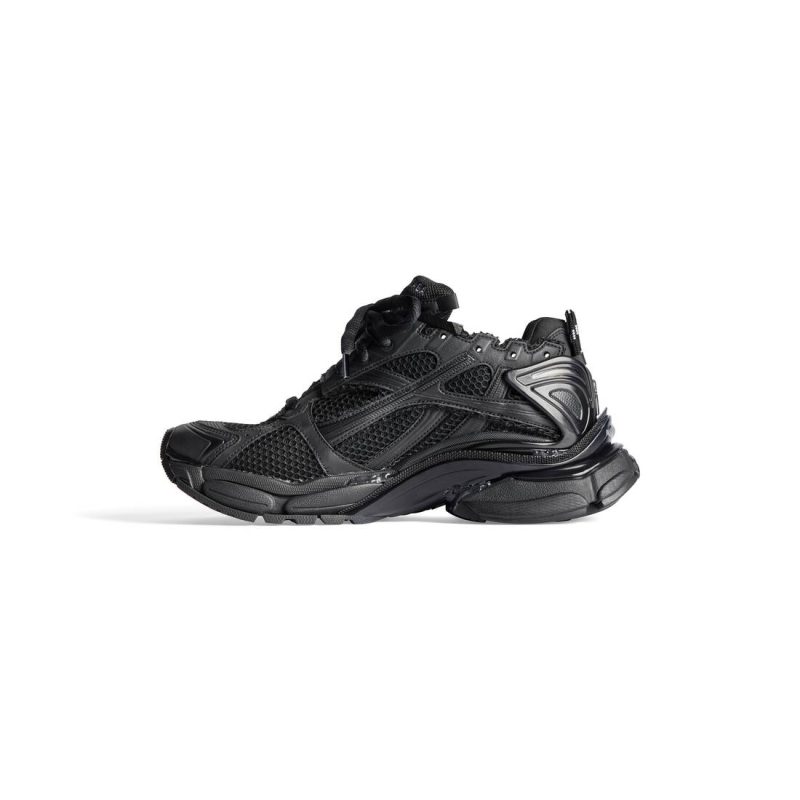 Mens Runner Sneaker in Black - Image 5