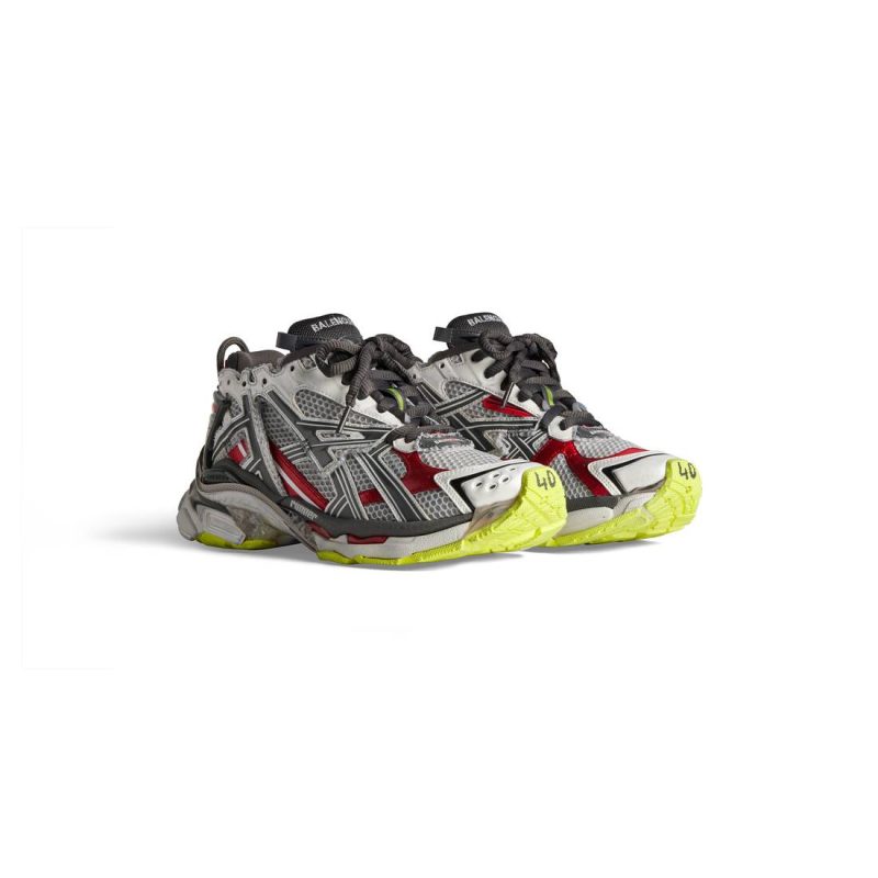 Mens Runner Sneaker in Black - Image 2