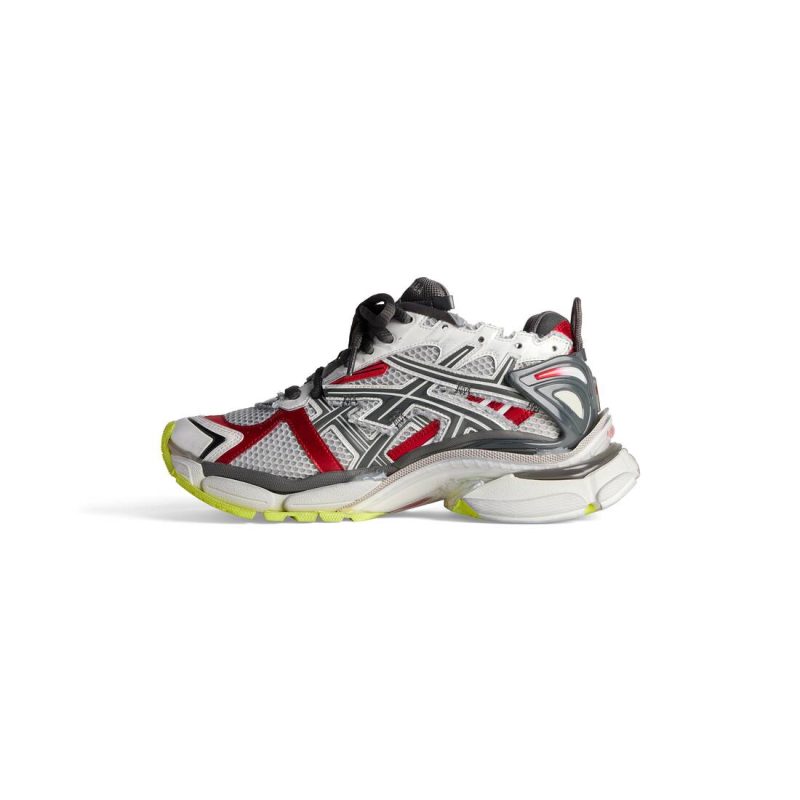 Mens Runner Sneaker in Black - Image 5