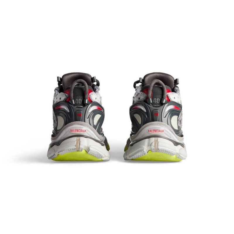 Mens Runner Sneaker in Black - Image 6