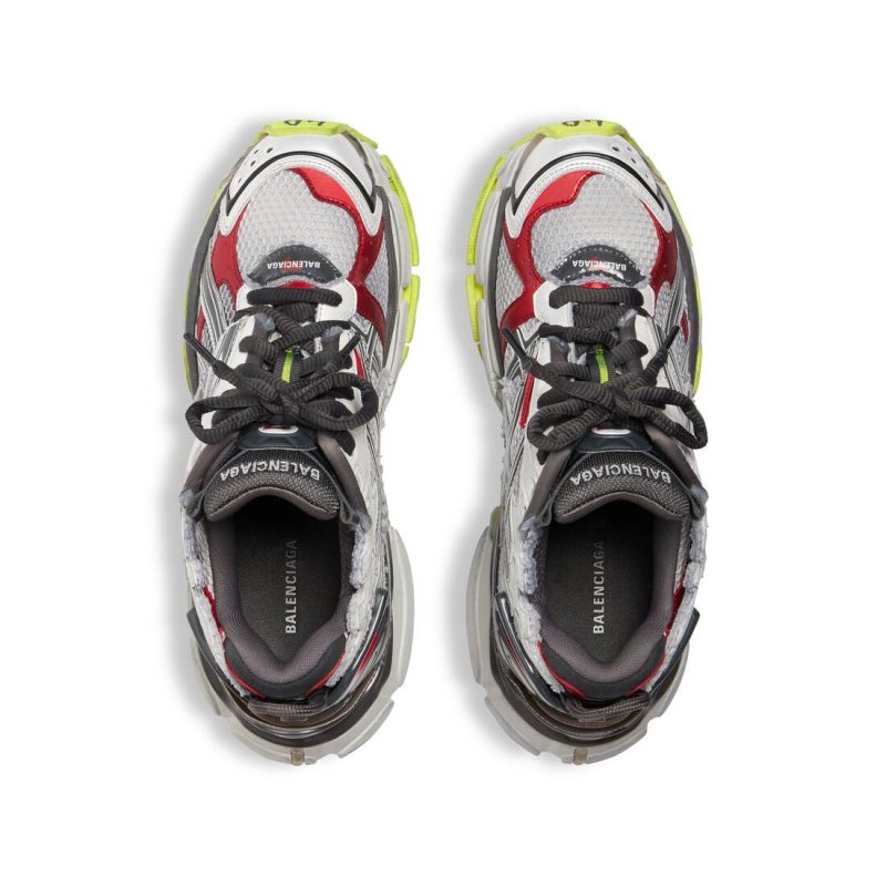 Mens Runner Sneaker in Black - Image 7