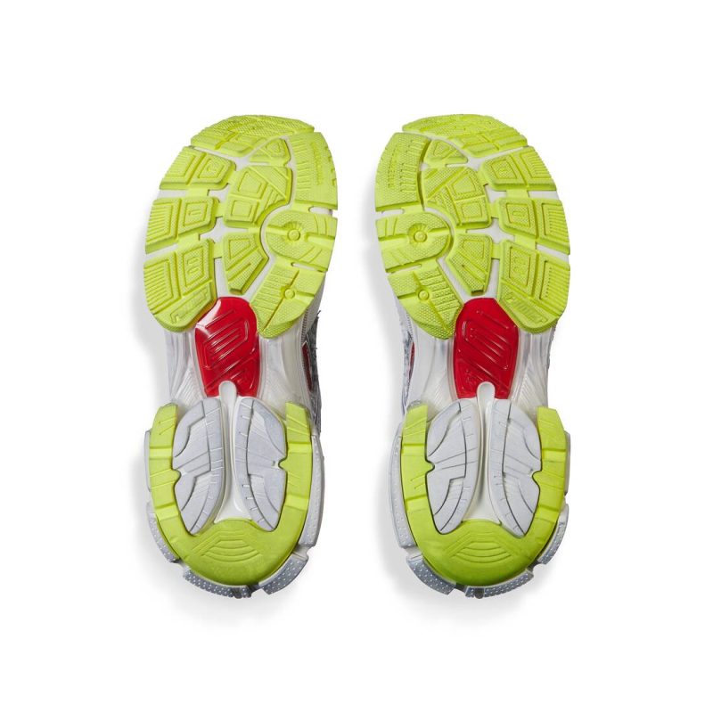 Mens Runner Sneaker in Black - Image 8