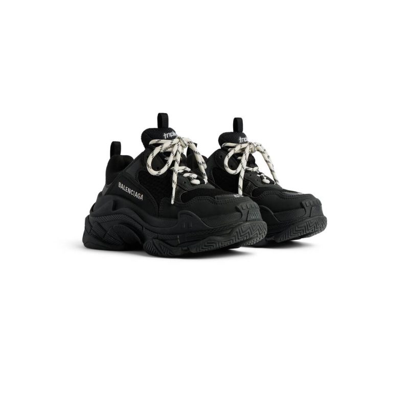 Womens Triple S Sneaker in Black - Image 2
