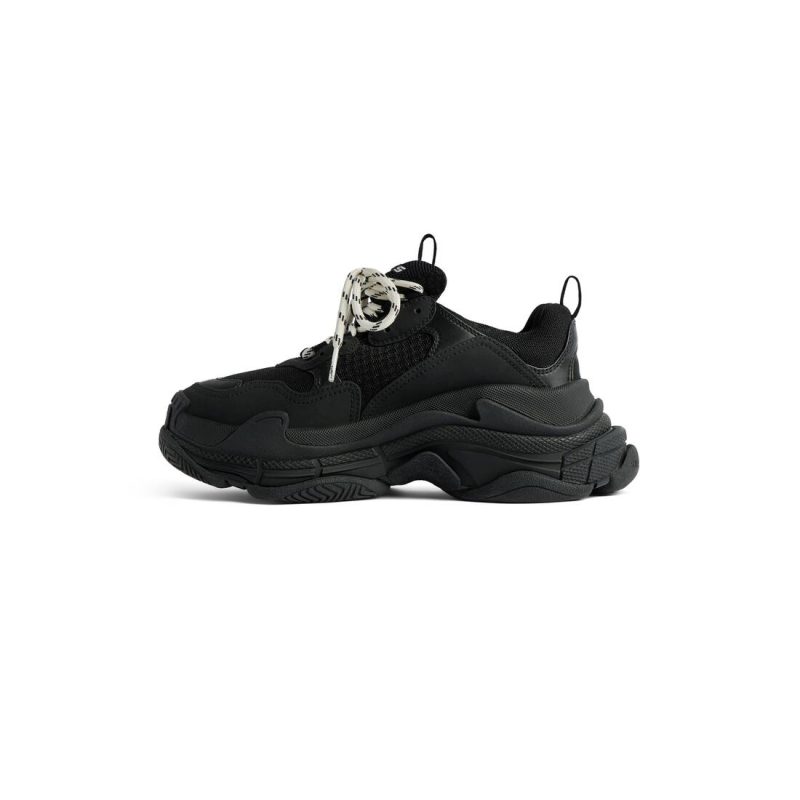 Womens Triple S Sneaker in Black - Image 5