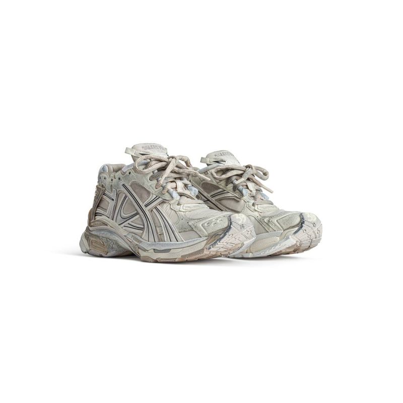 Womens Runner Sneaker  in Beige - Image 2