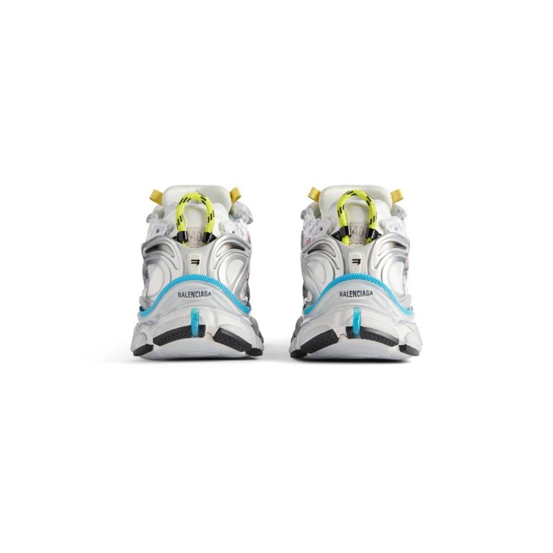 Womens Runner Sneaker in Multicolored - Image 6
