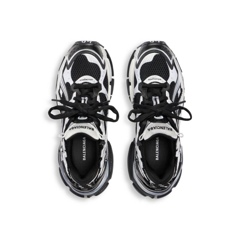 Mens Runner Sneaker in White - Image 7
