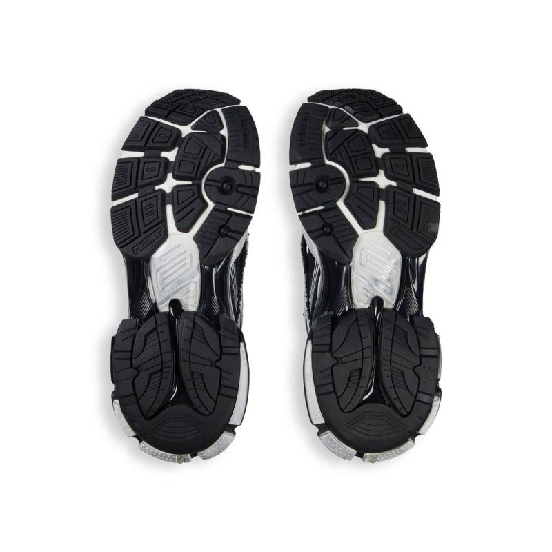 Mens Runner Sneaker in White - Image 8