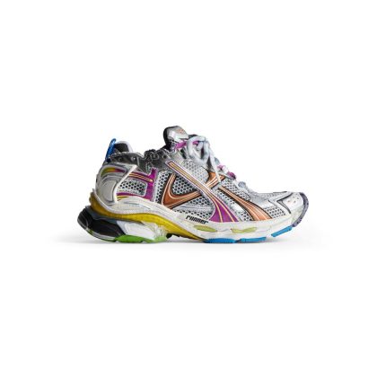 Womens Runner Sneaker in Grey