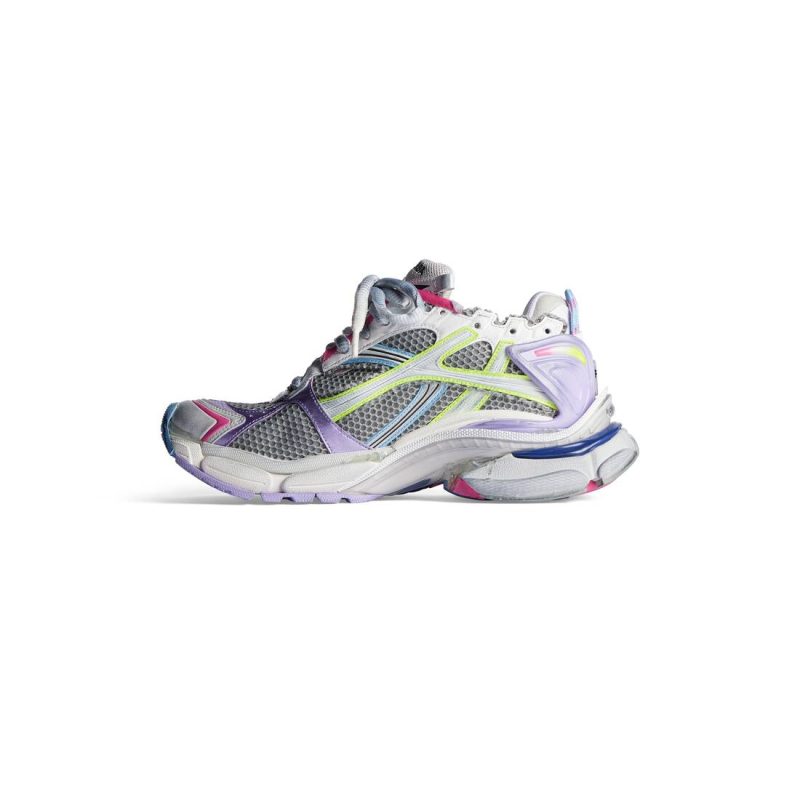 Womens Runner Sneaker in Grey - Image 5