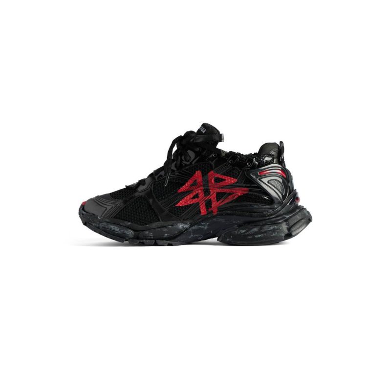 Mens Runner Graffiti Sneaker in Black - Image 5