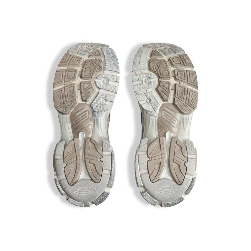 Mens Runner Sneaker  in Beige - Image 8