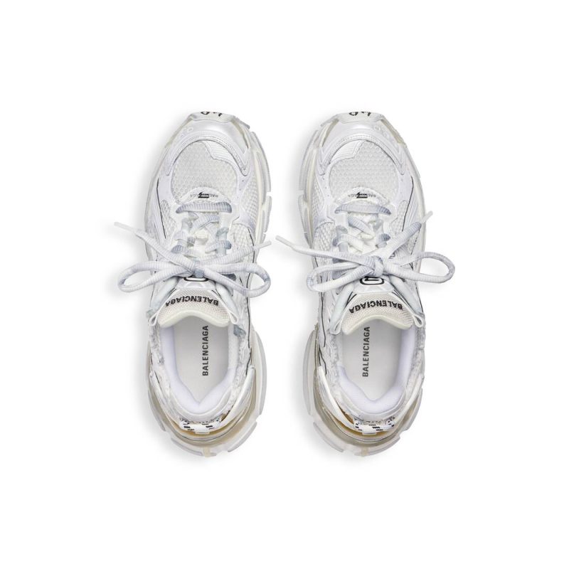 Mens Runner Sneaker in White - Image 7