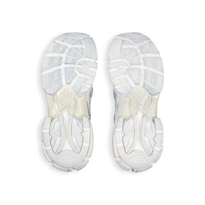 Mens Runner Sneaker in White - Image 8