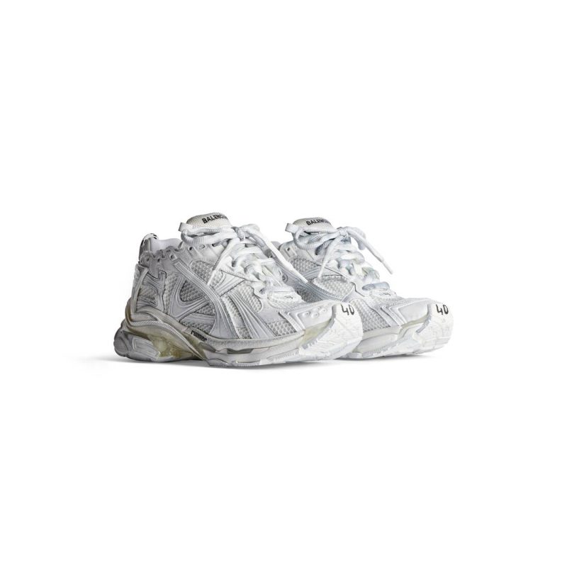 Womens Runner Sneaker in White - Image 2