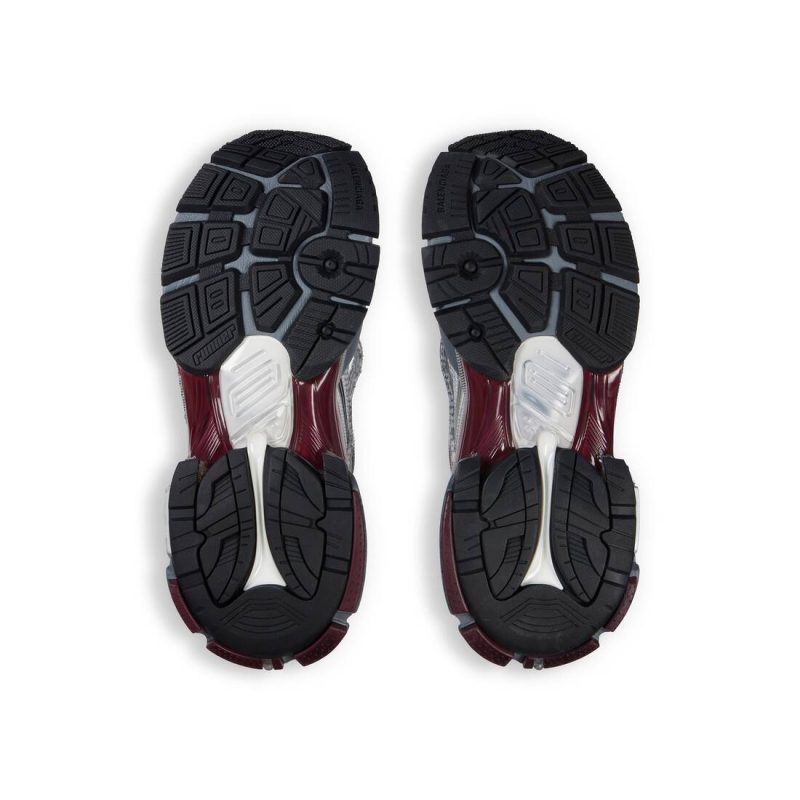 Womens Runner Sneaker in White - Image 8