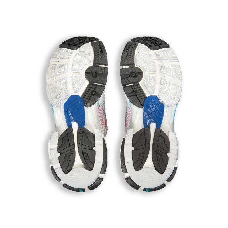 Mens Runner Sneaker in Multicolored - Image 8
