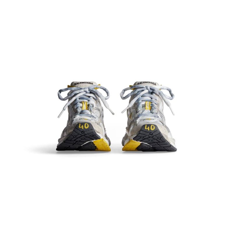 Womens Runner Sneaker in Grey - Image 4