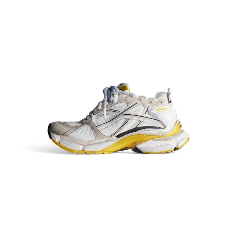 Womens Runner Sneaker in Grey - Image 5