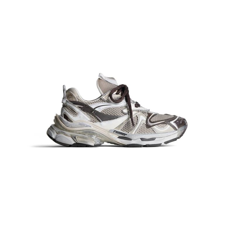 Womens Runner 2.0 Sneaker  in Beige