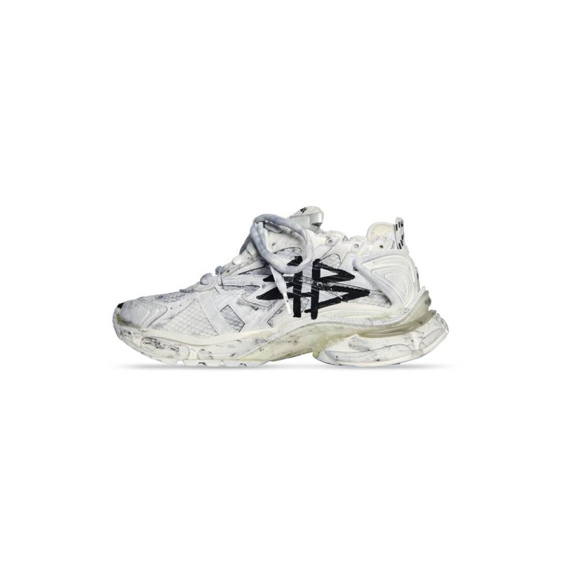 Womens Runner Graffiti Sneaker in White - Image 5