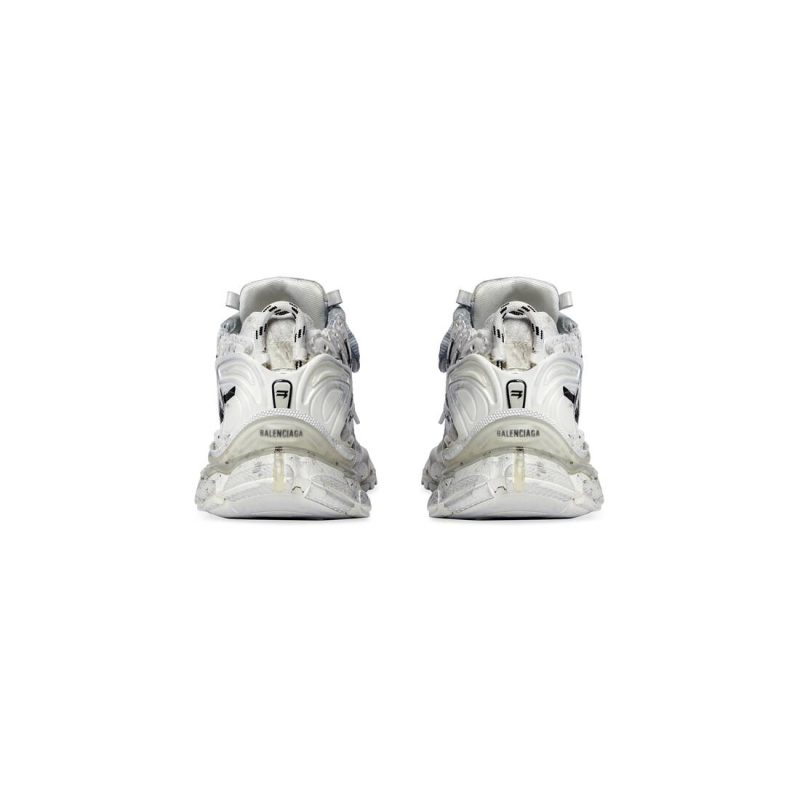 Womens Runner Graffiti Sneaker in White - Image 6