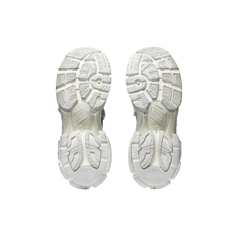 Womens Runner Graffiti Sneaker in White - Image 8