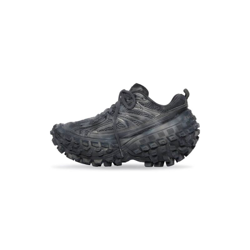 Mens Bouncer Sneaker in Black - Image 4