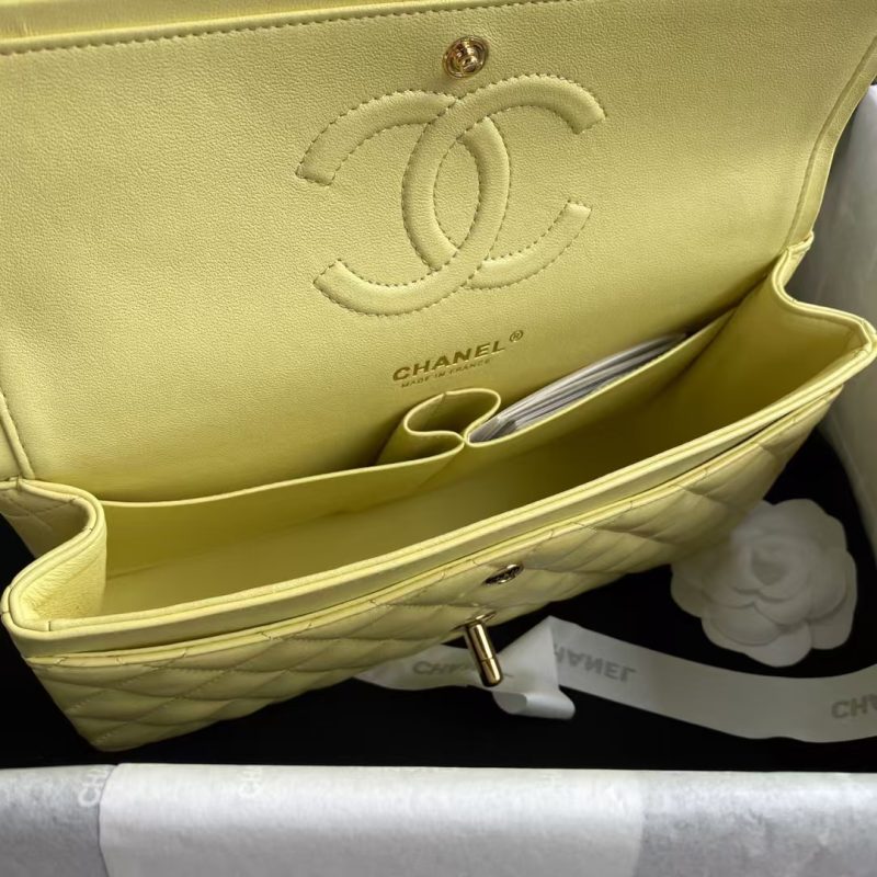 Chanel Classic 11.12 Handbag Gold Hardware - Image 5