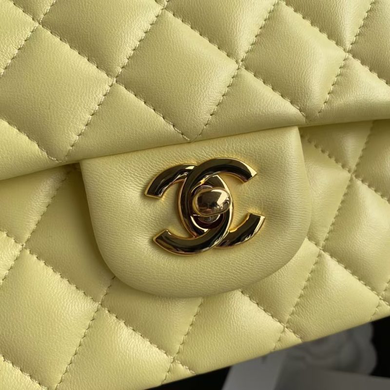 Chanel Classic 11.12 Handbag Gold Hardware - Image 4