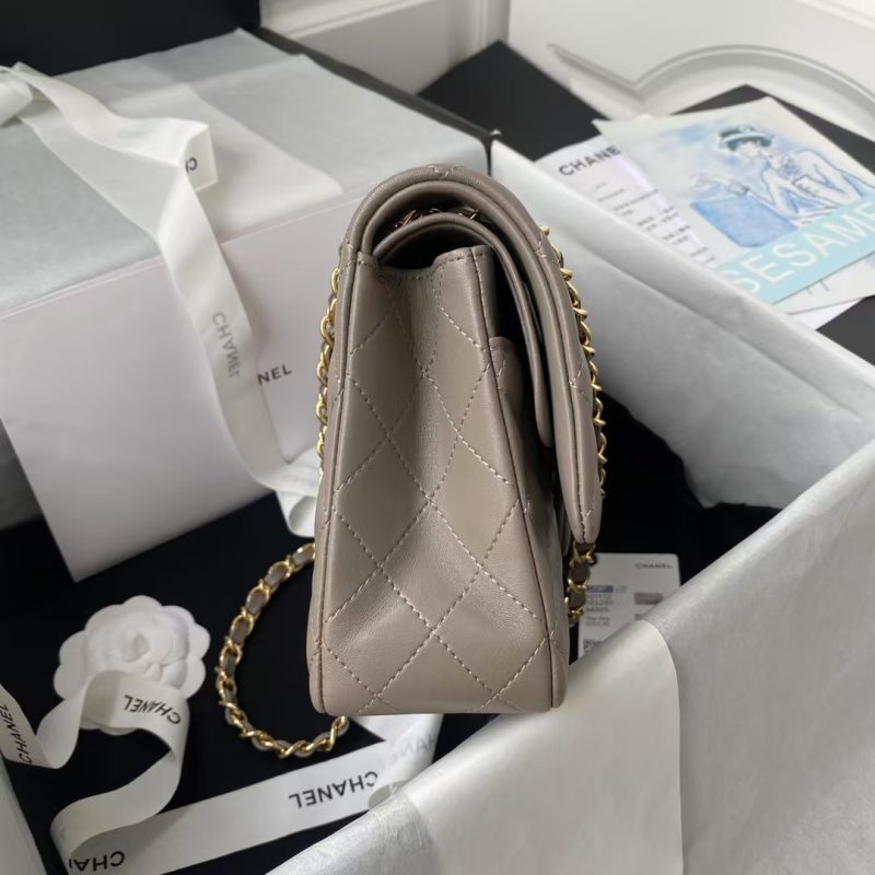Chanel Classic 11.12 Handbag Gold Hardware - Image 4