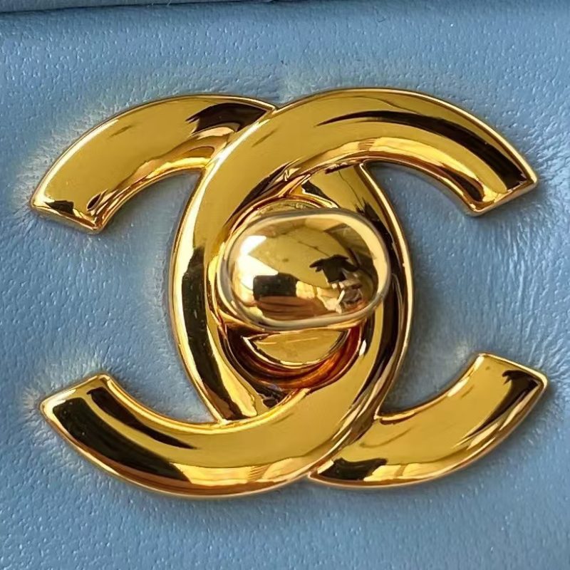 Chanel Classic 11.12 Handbag Gold Hardware - Image 6