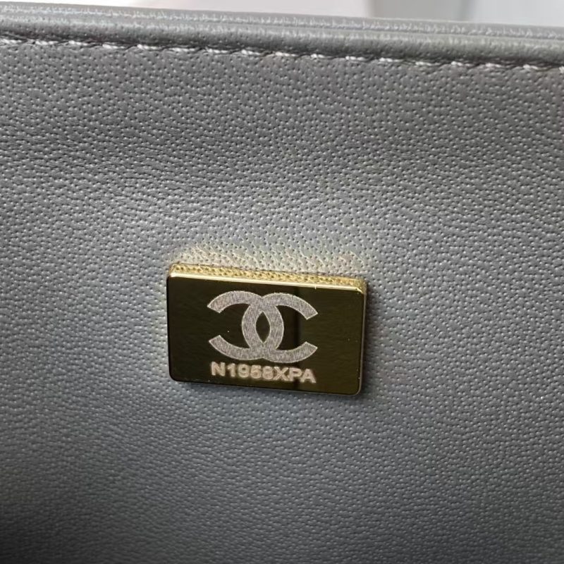 Chanel Classic 11.12 Handbag Gold Hardware - Image 6