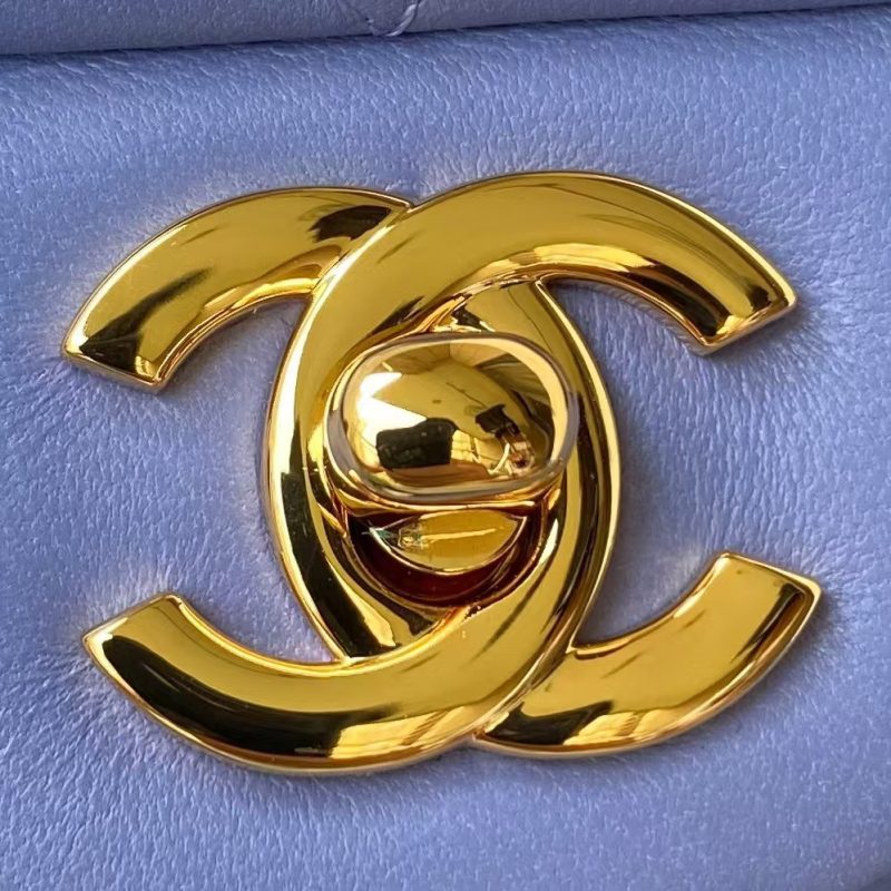 Chanel Classic 11.12 Handbag Gold Hardware - Image 3