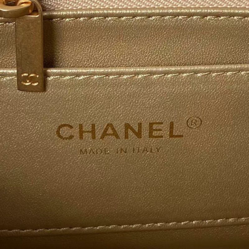 Chanel AS5011 Flap bag Shiny Lambskin Imitation Pearls & Gold-Tone Metal White - Image 7