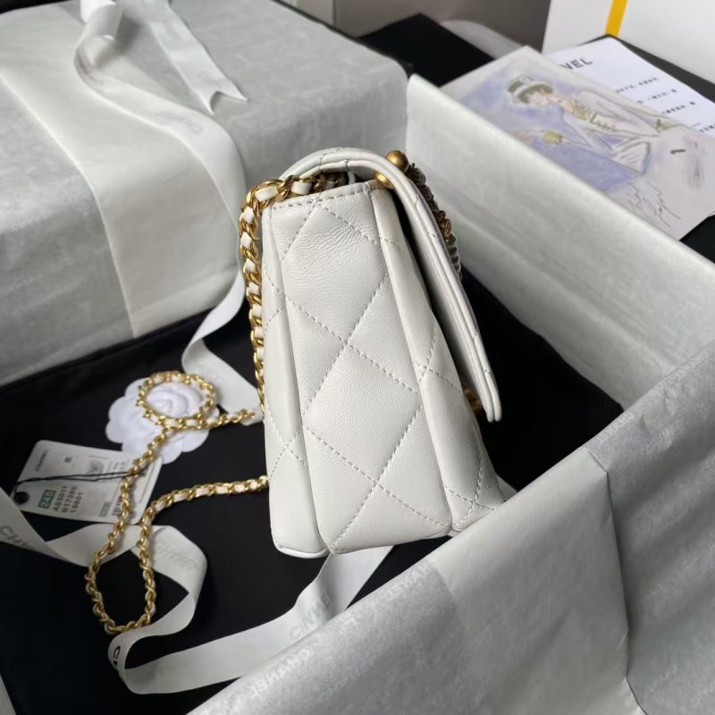Chanel AS5011 Flap bag Shiny Lambskin Imitation Pearls & Gold-Tone Metal White - Image 3
