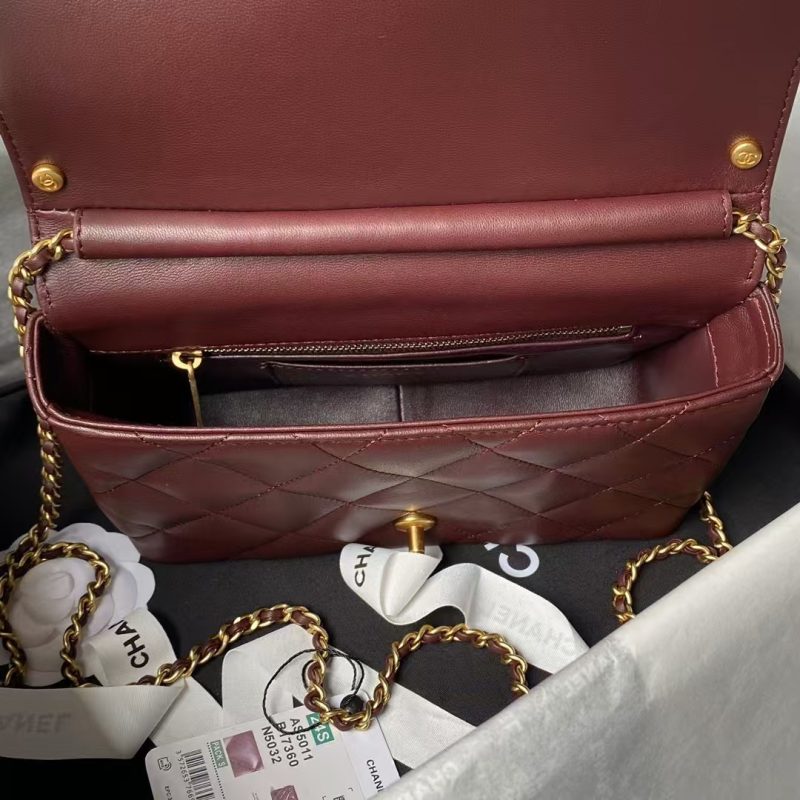 Chanel AS5011 Flap bag Shiny Lambskin Imitation Pearls & Gold-Tone Metal Wine Red - Image 5
