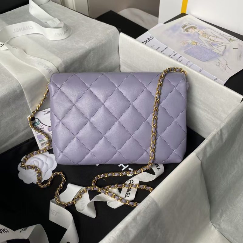 Chanel AS5011 Flap bag Shiny Lambskin Imitation Pearls & Gold-Tone Metal Light Purple - Image 2