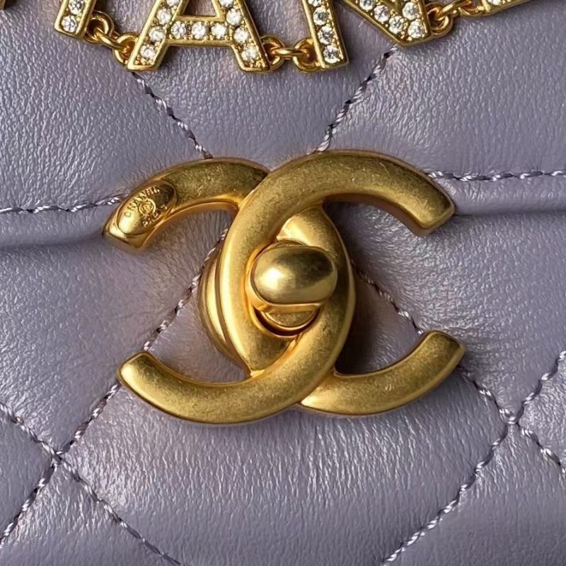 Chanel AS5011 Flap bag Shiny Lambskin Imitation Pearls & Gold-Tone Metal Light Purple - Image 3