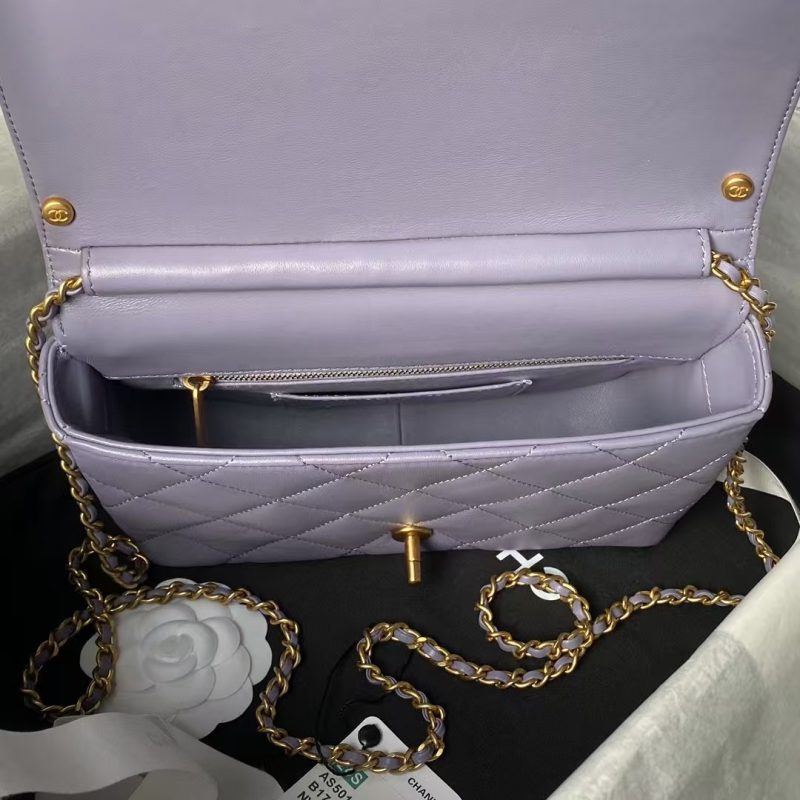 Chanel AS5011 Flap bag Shiny Lambskin Imitation Pearls & Gold-Tone Metal Light Purple - Image 6