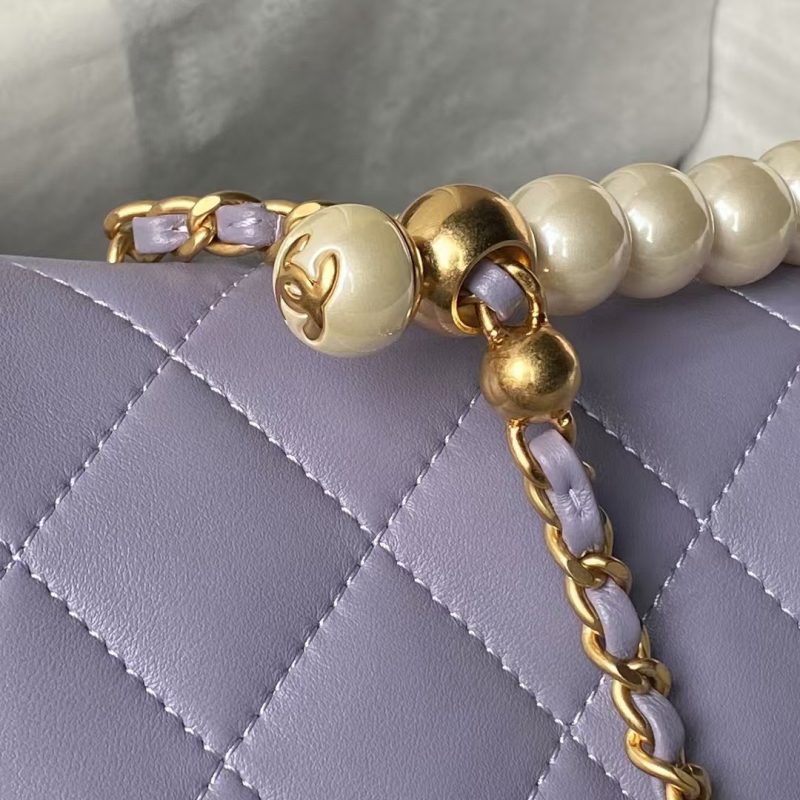 Chanel AS4997 Flap Bag With Top Handle Shiny Lambskin Imitation Pearls & Gold-Tone Metal Purple - Image 4