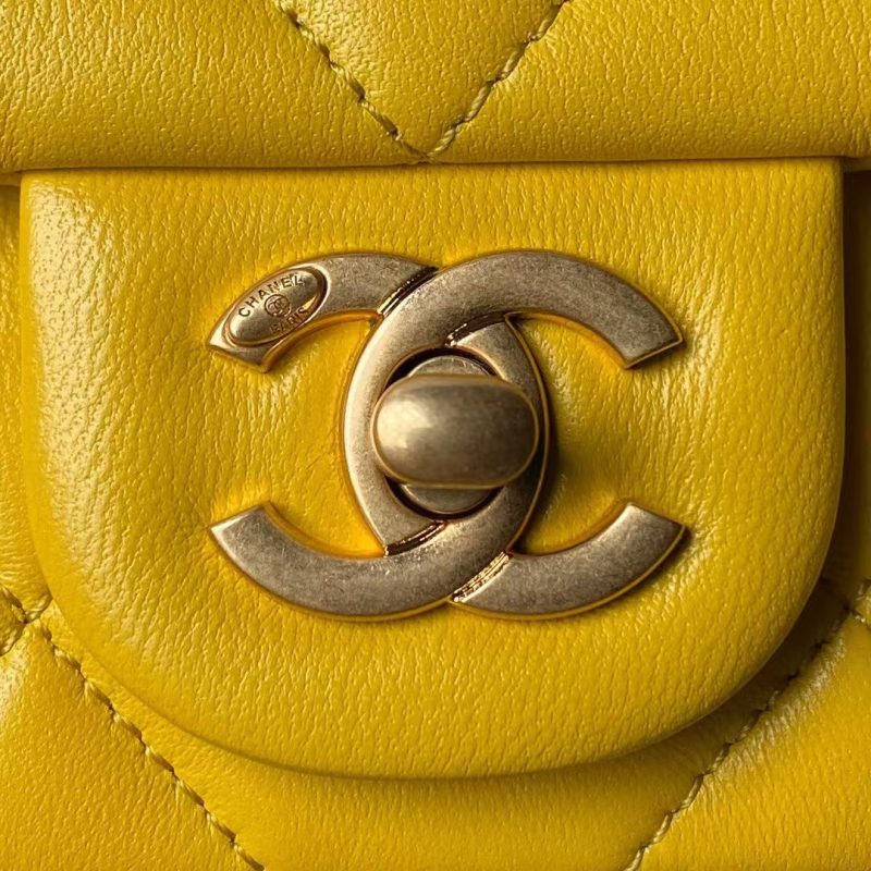 Chanel AS4861 Small Flap Bag Pearl Lambskin Faux Pearl & Gold Metal Yellow - Image 3