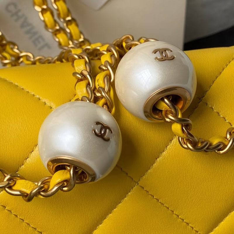 Chanel AS4861 Small Flap Bag Pearl Lambskin Faux Pearl & Gold Metal Yellow - Image 4