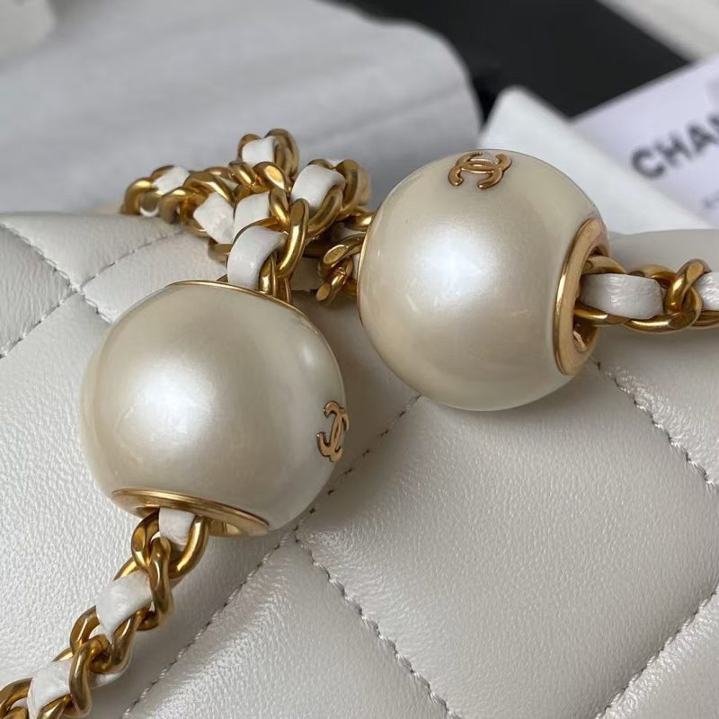 Chanel AS4861 Small Flap Bag Pearl Lambskin Faux Pearl & Gold Metal White - Image 4