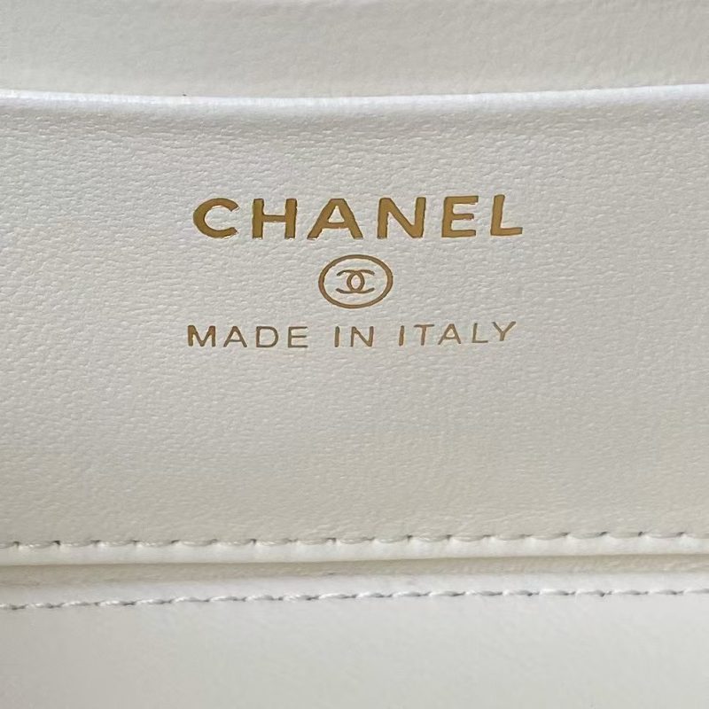 Chanel AP3804 Clutch Lambskin Cosmetic Bag With Pearl Handle White - Image 8