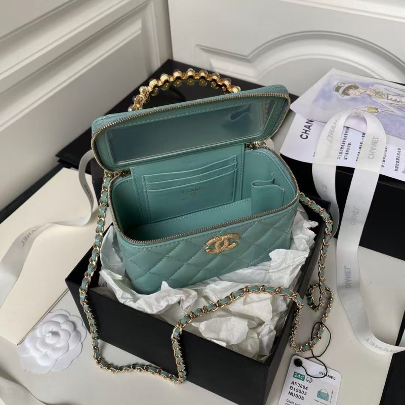 Chanel AP3804 Clutch Lambskin Cosmetic Bag With Pearl Handle Green - Image 4