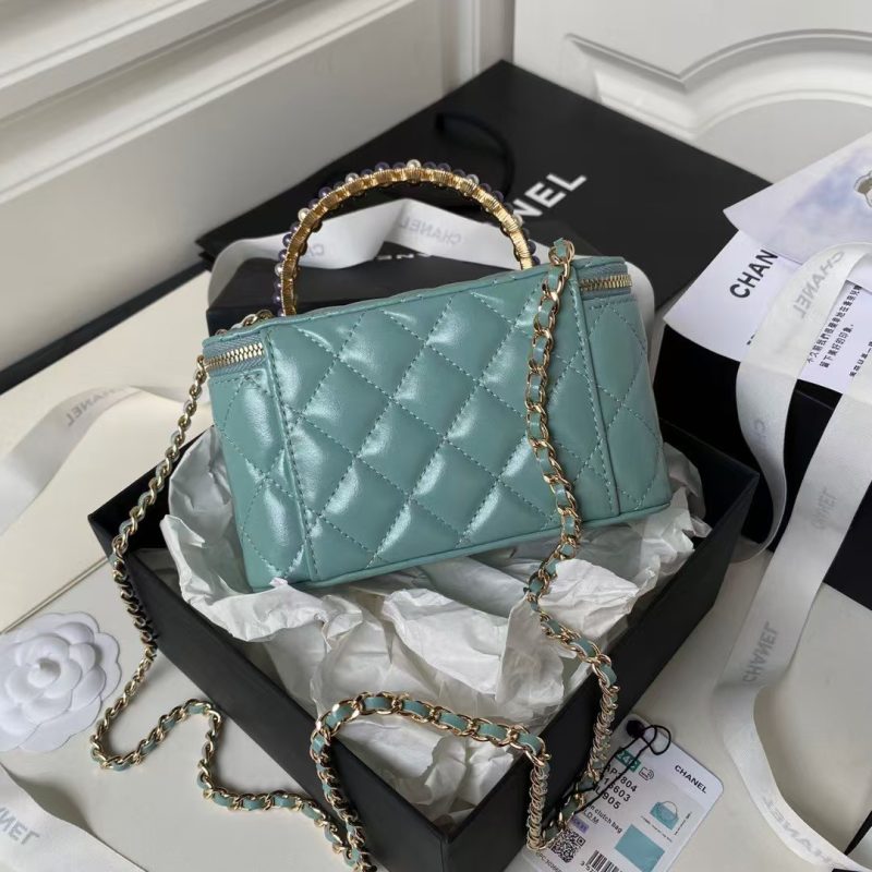 Chanel AP3804 Clutch Lambskin Cosmetic Bag With Pearl Handle Green - Image 2