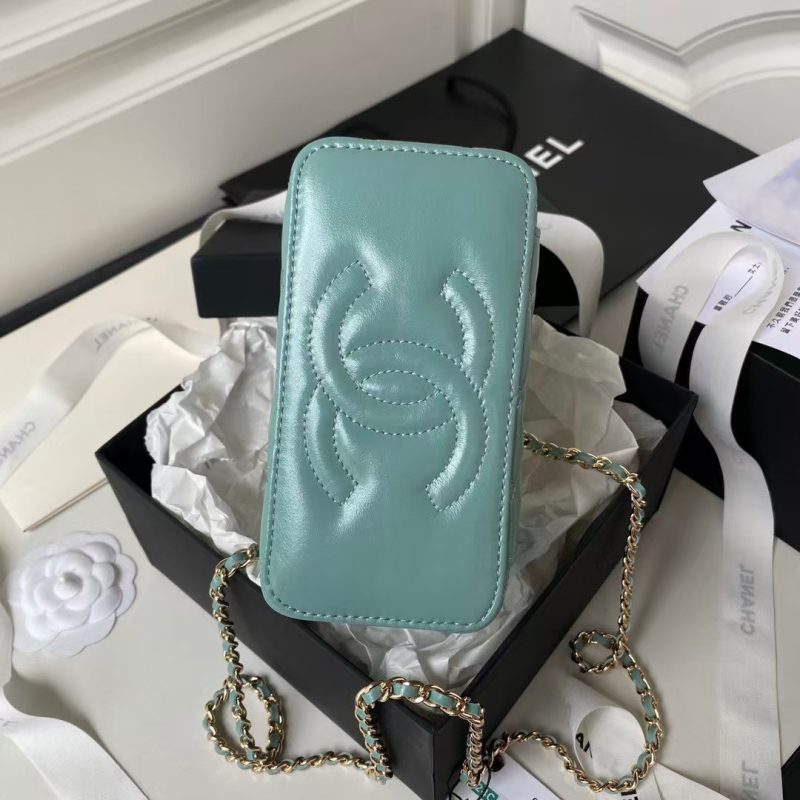 Chanel AP3804 Clutch Lambskin Cosmetic Bag With Pearl Handle Green - Image 5