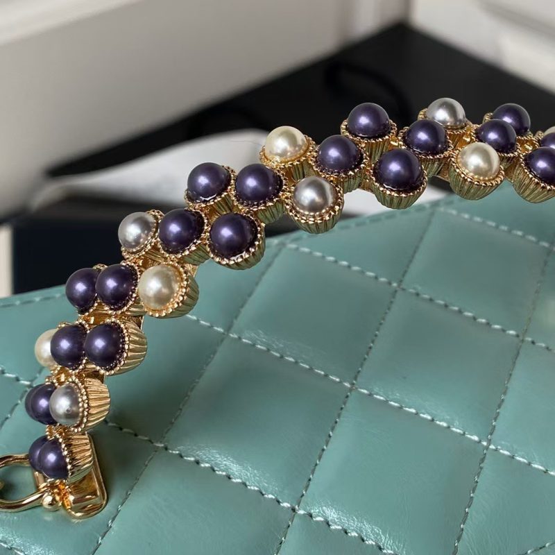 Chanel AP3804 Clutch Lambskin Cosmetic Bag With Pearl Handle Green - Image 7